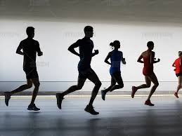 艾顿是湖人队史首位100%命中率0失误且砍两双的首发球员